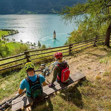Sankt Johann Spa Suites & Apartments Prato allo Stelvio Luaran gambar
