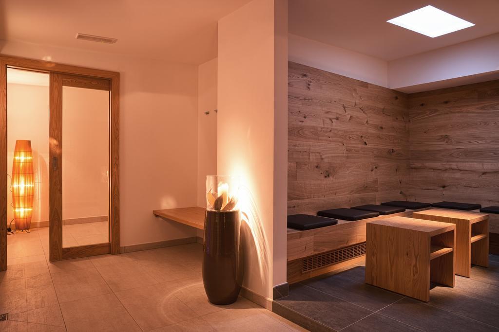 Sankt Johann Spa Suites & Apartments Prato allo Stelvio Luaran gambar