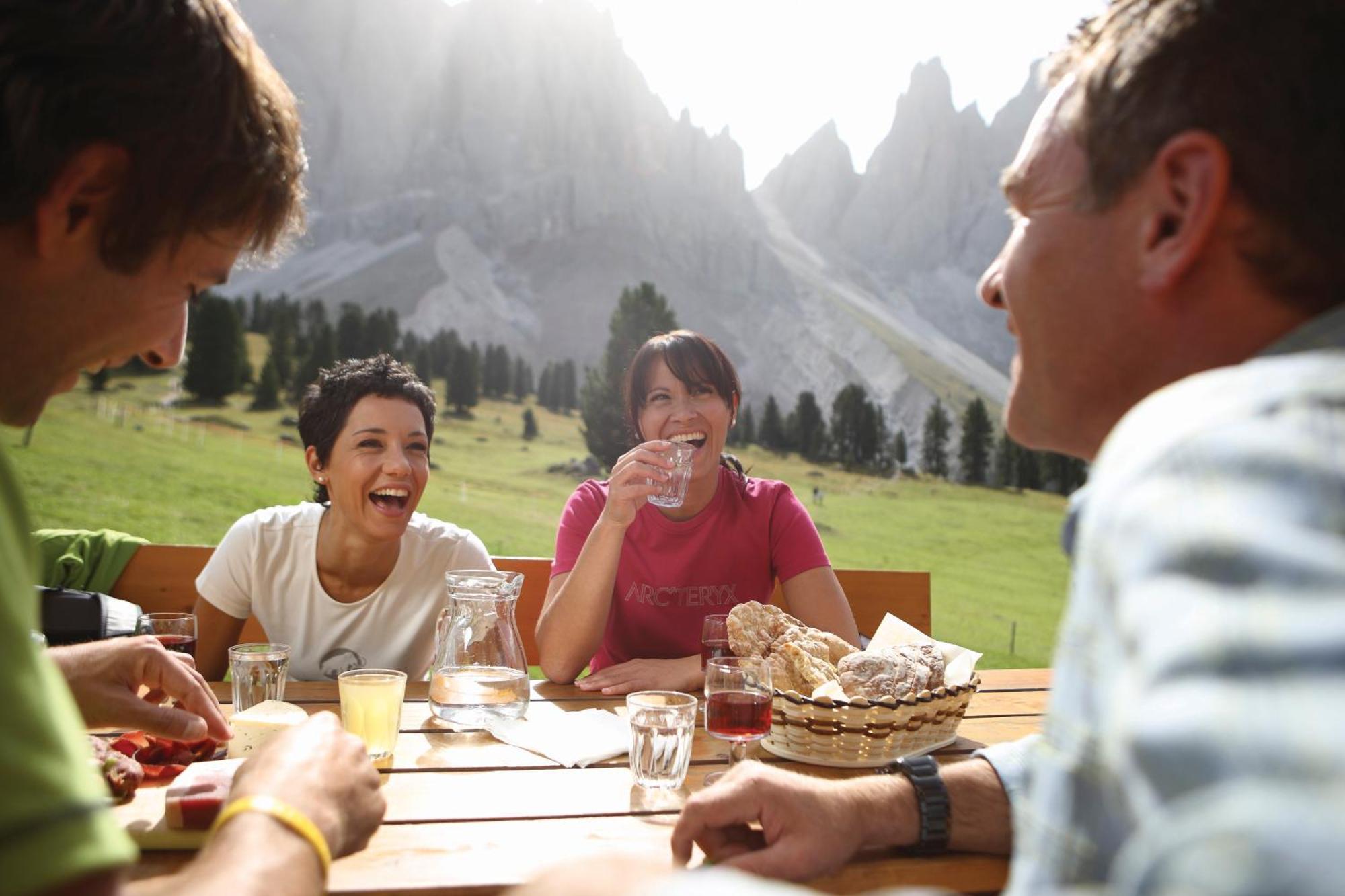 Sankt Johann Spa Suites & Apartments Prato allo Stelvio Luaran gambar