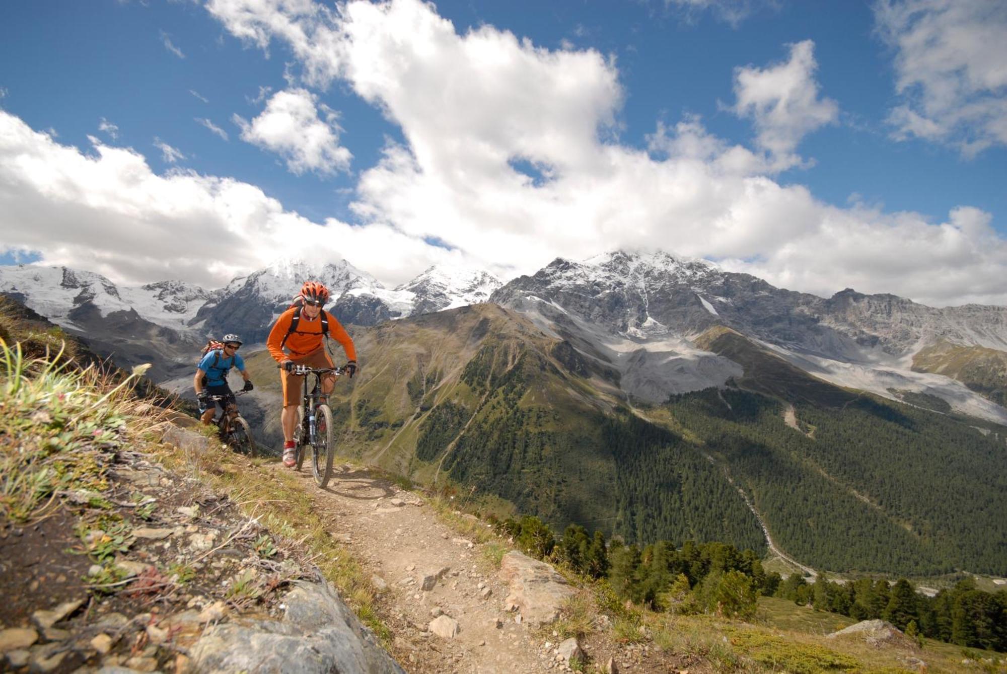 Sankt Johann Spa Suites & Apartments Prato allo Stelvio Luaran gambar