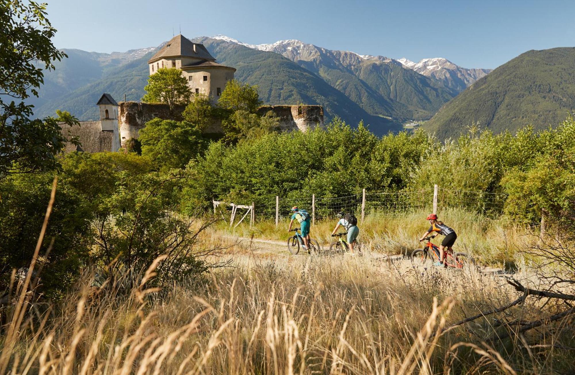 Sankt Johann Spa Suites & Apartments Prato allo Stelvio Luaran gambar