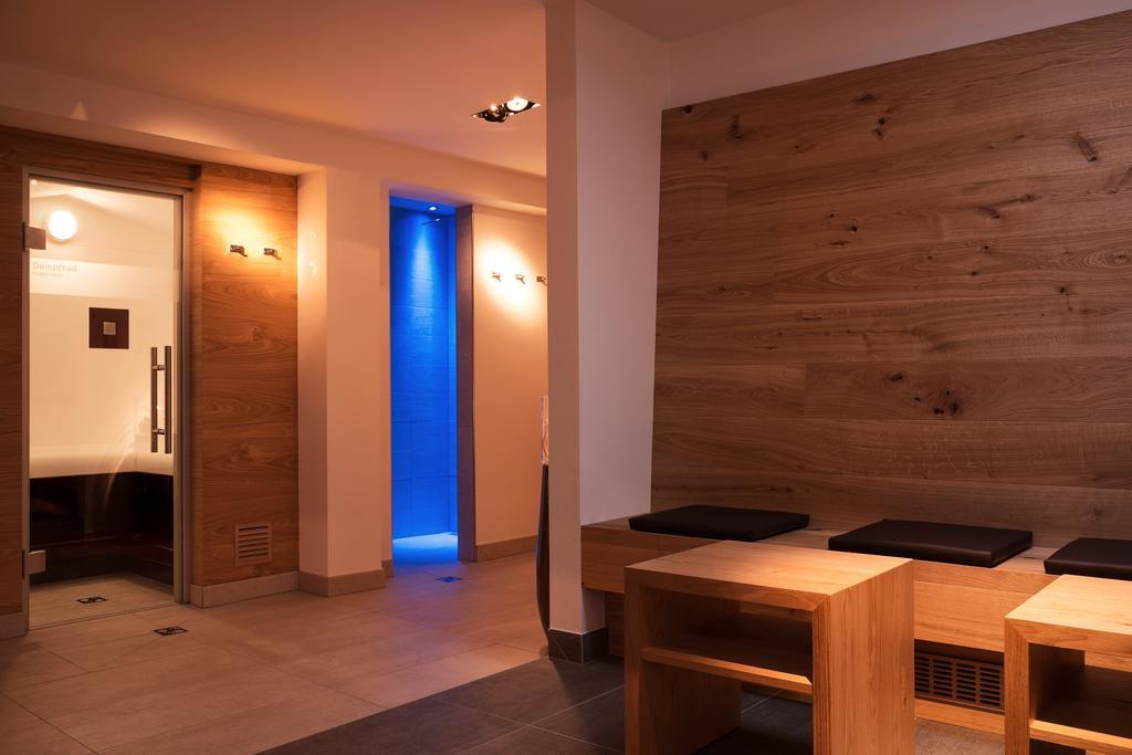 Sankt Johann Spa Suites & Apartments Prato allo Stelvio Luaran gambar