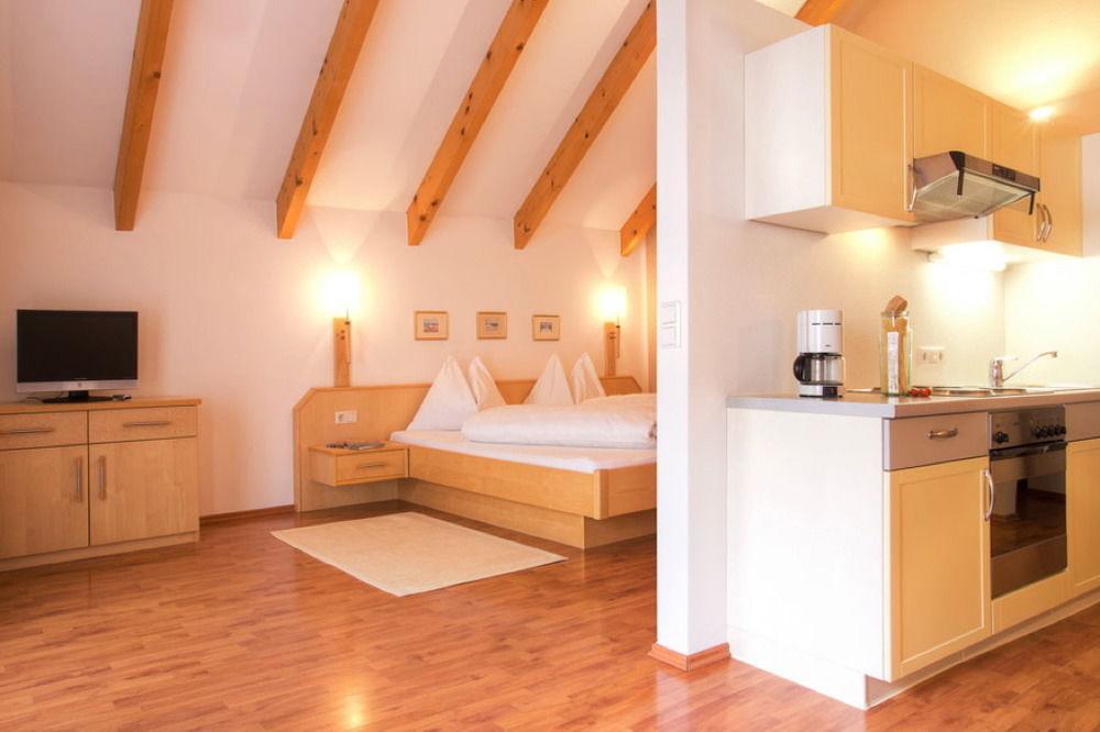 Sankt Johann Spa Suites & Apartments Prato allo Stelvio Luaran gambar