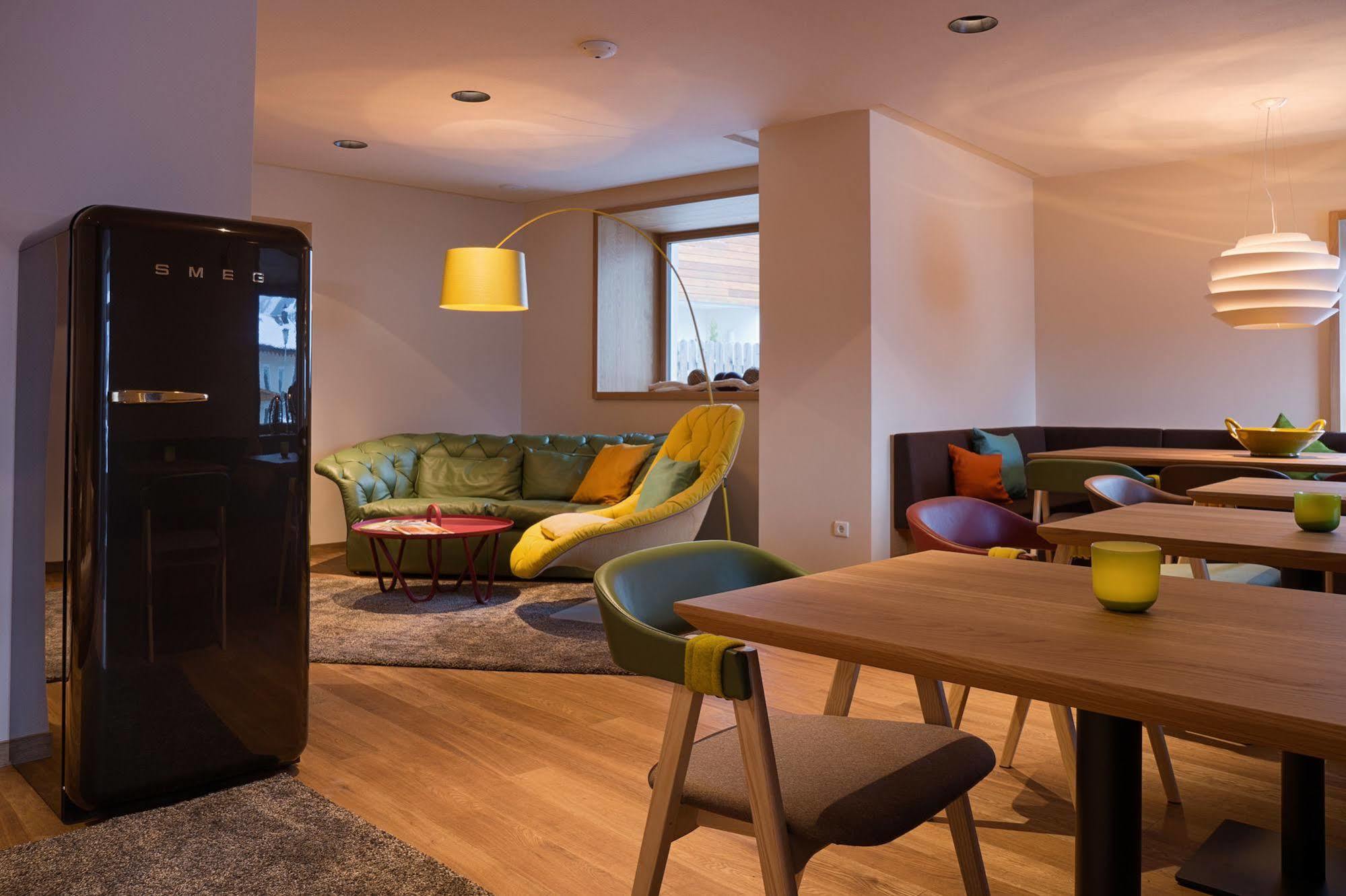 Sankt Johann Spa Suites & Apartments Prato allo Stelvio Luaran gambar