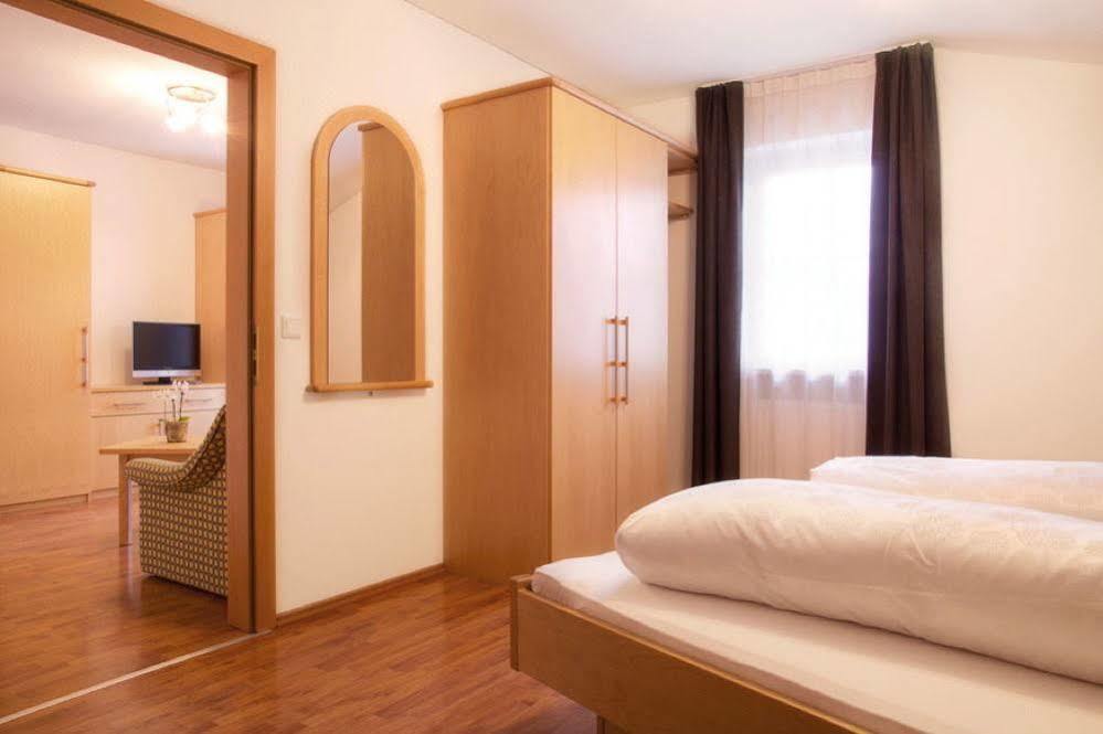 Sankt Johann Spa Suites & Apartments Prato allo Stelvio Luaran gambar