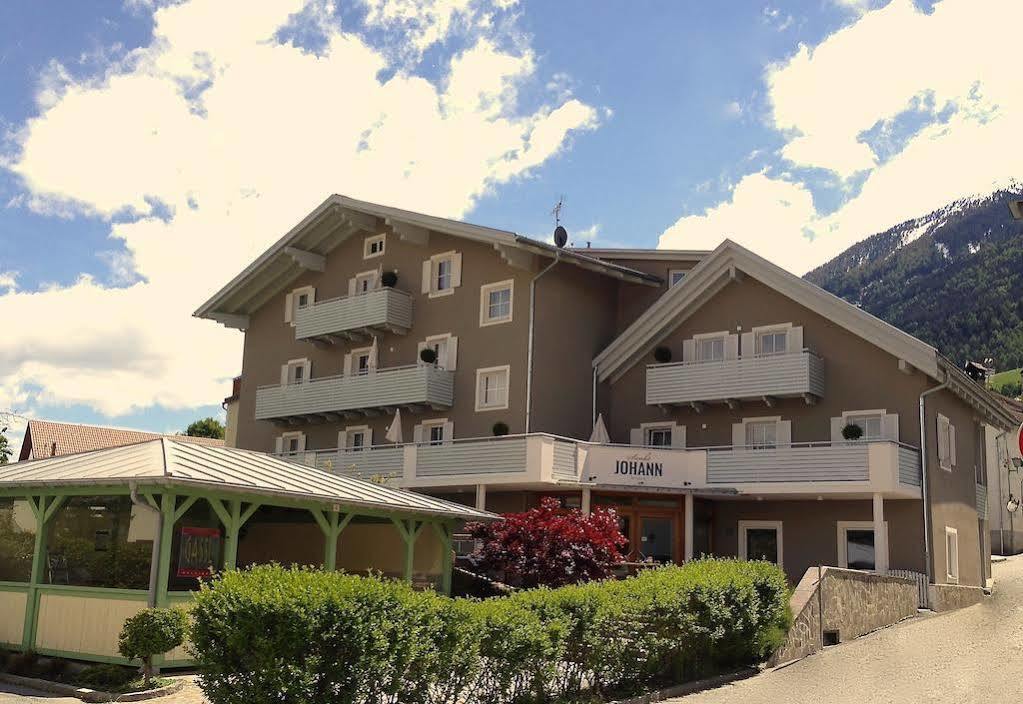 Sankt Johann Spa Suites & Apartments Prato allo Stelvio Luaran gambar